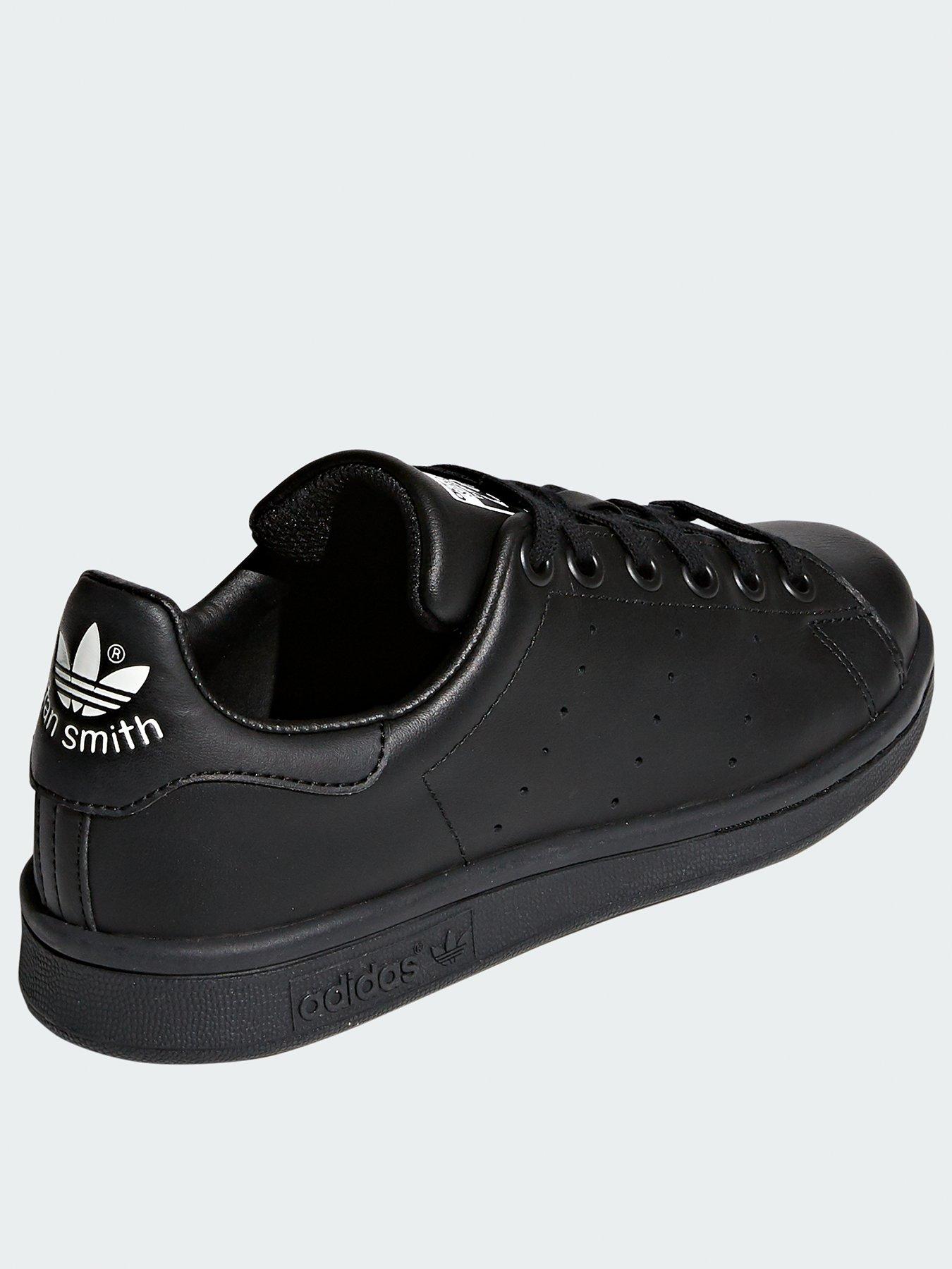 black stan smiths junior