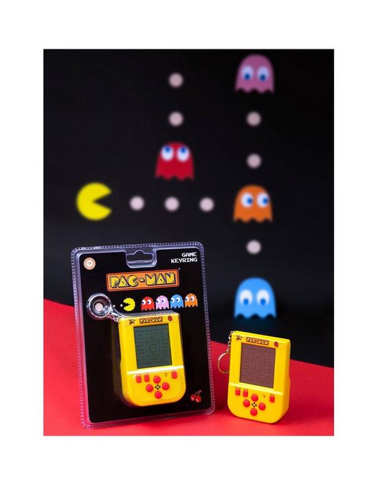 front image of pacman-retro-game-keyring