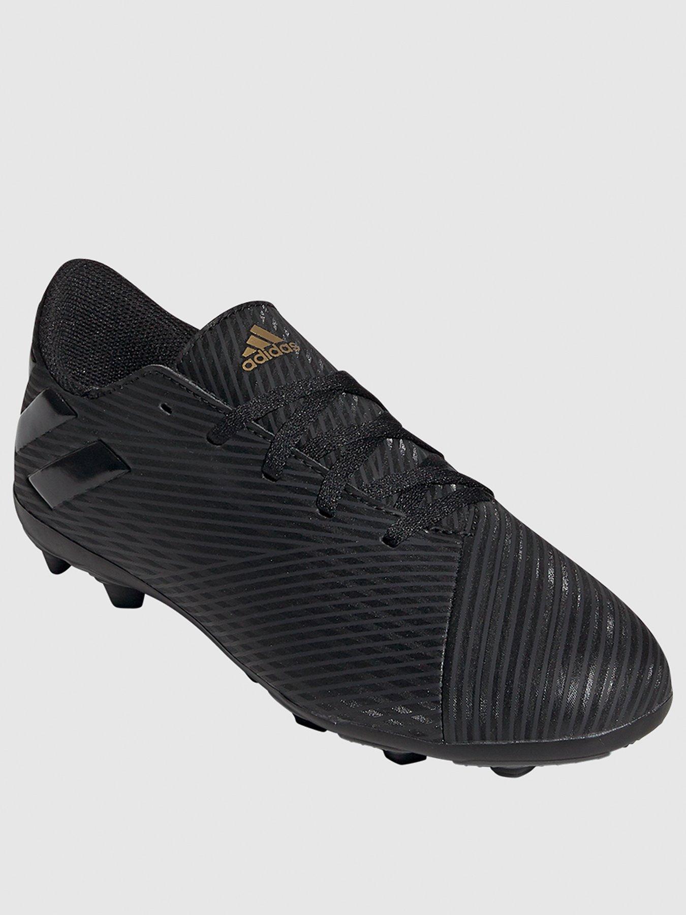 all black football trainers