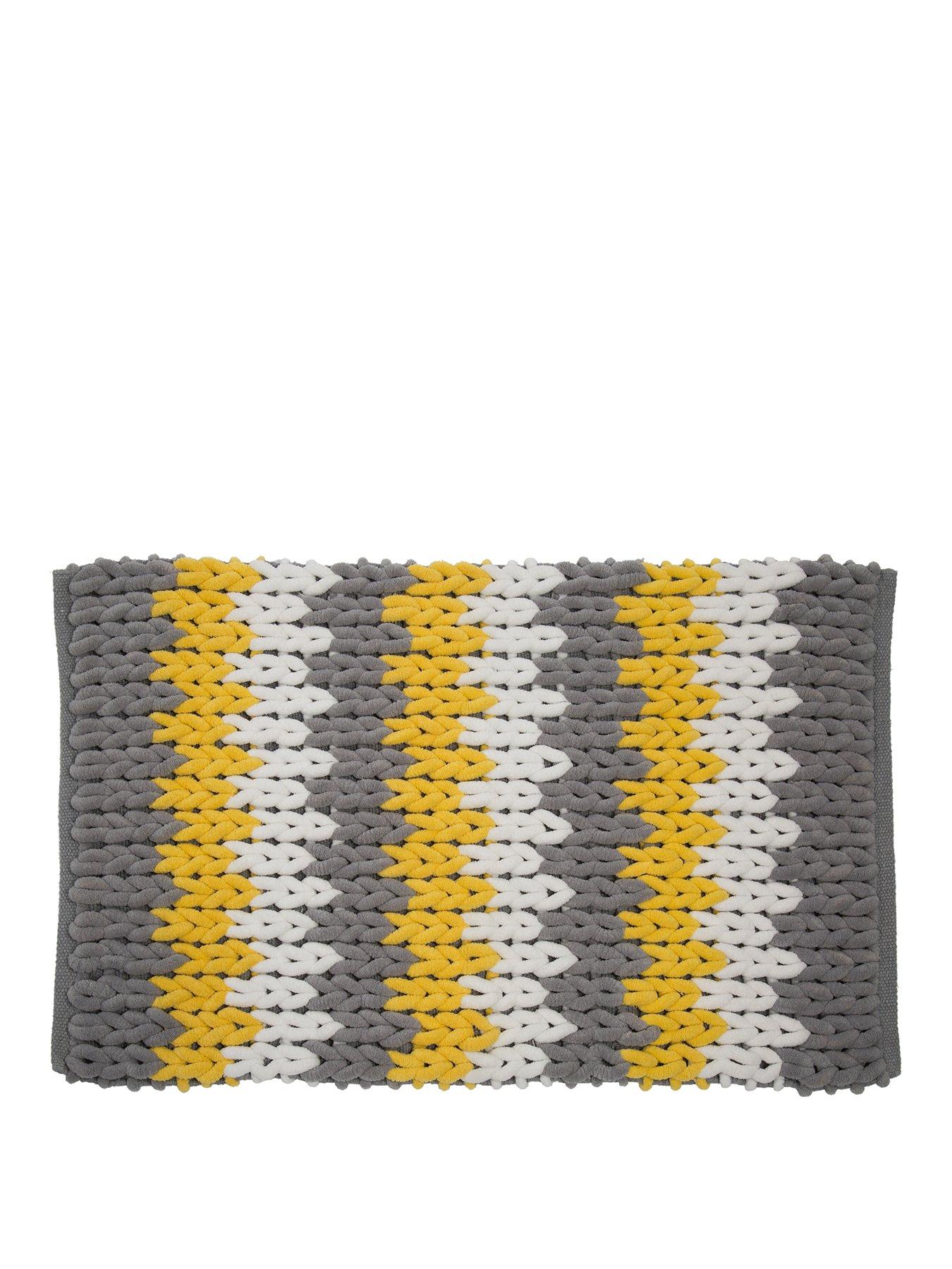croydex-yellow-white-and-grey-patterned-bath-mat