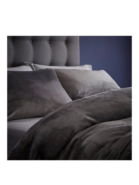 stillFront image of silentnight-velvet-touch-fleece-duvet-cover-set