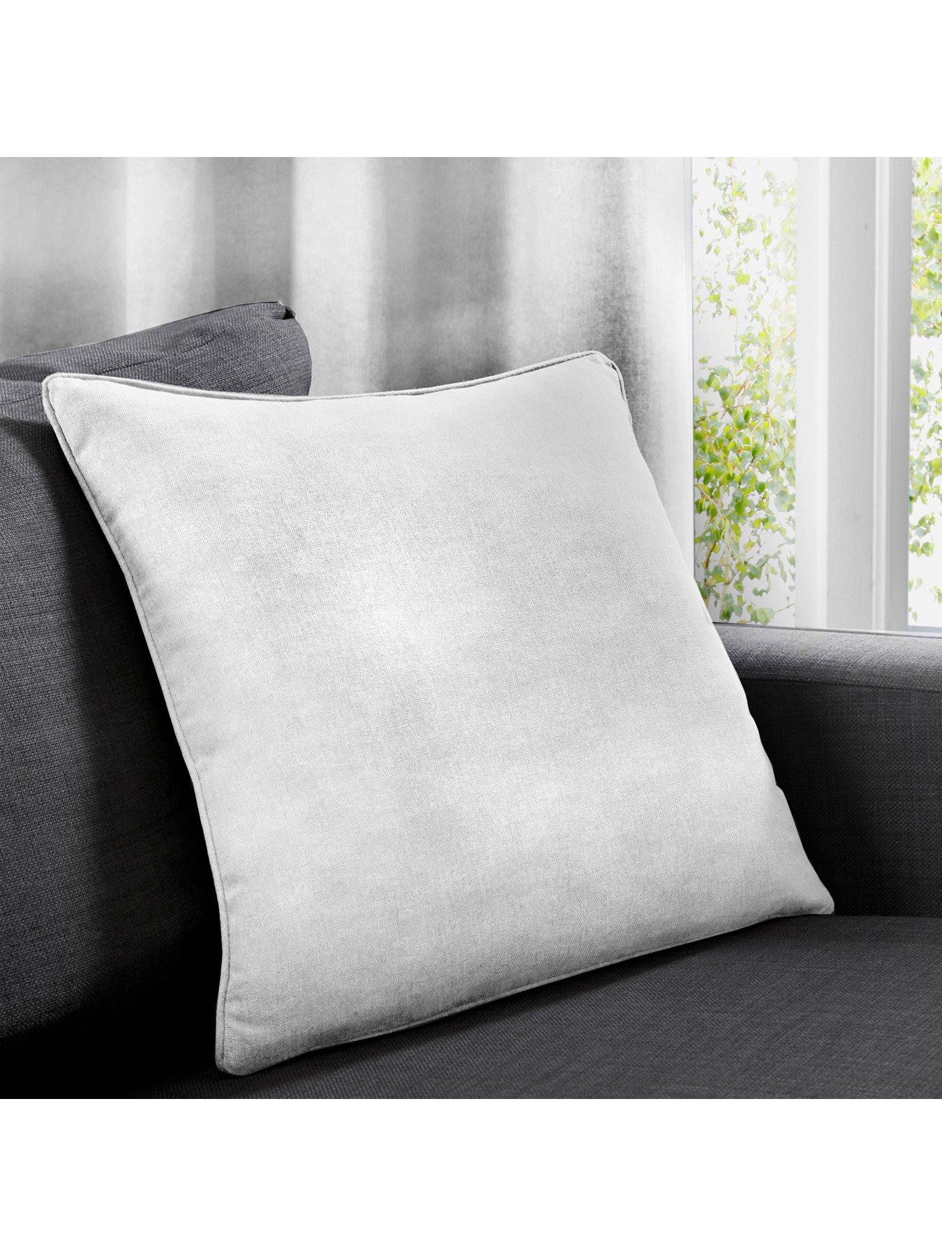 https://media.littlewoods.com/i/littlewoods/NUW73_SQ1_0000000013_WHITE_SLf/fusion-sorbonne-filled-cushion.jpg?$180x240_retinamobilex2$&$roundel_littlewoods$&p1_img=lw_sale_2018