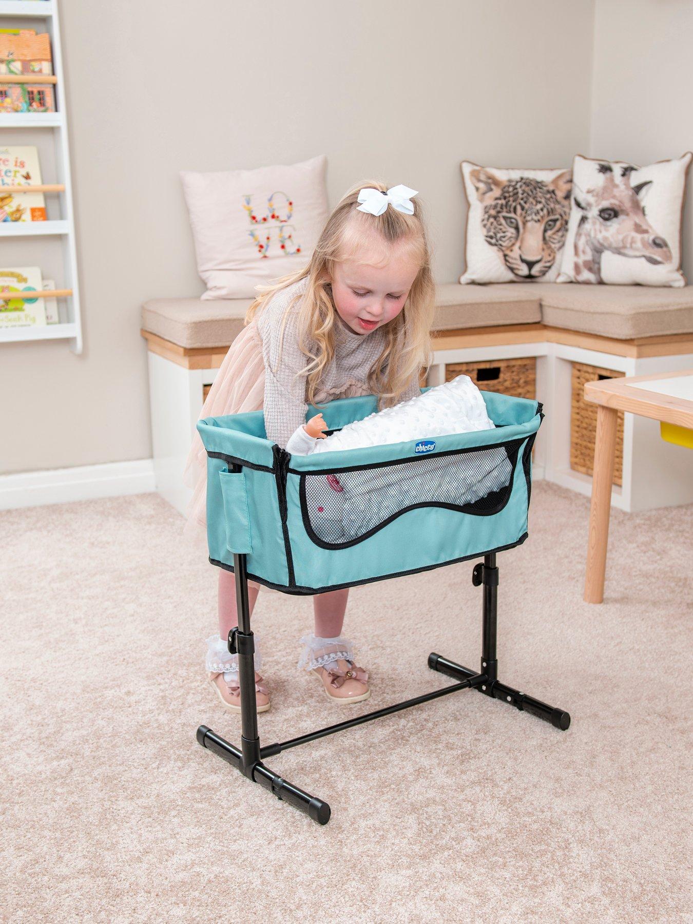 Chicco side sleeping clearance crib