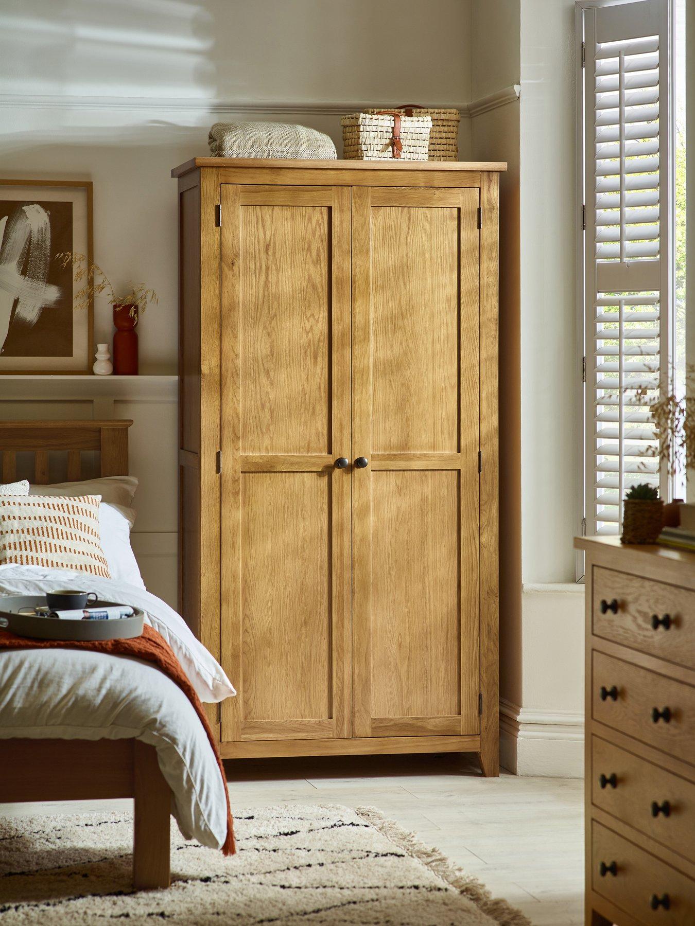 front image of julian-bowen-marlborough-2-door-solid-oakoak-veneer-wardrobe