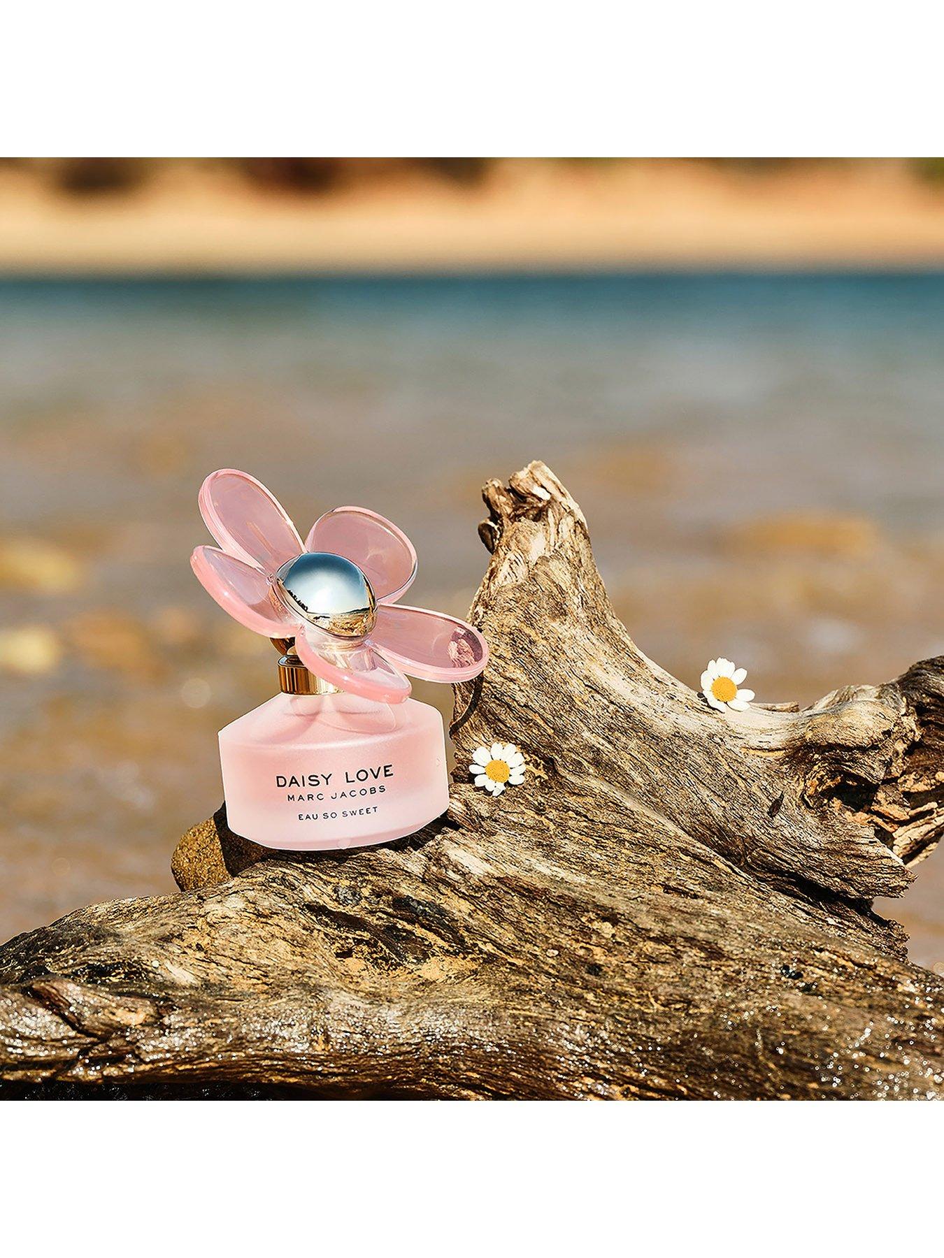 Image 3 of 6 of MARC JACOBS Daisy Love Eau So Sweet Eau de Toilette 30ml