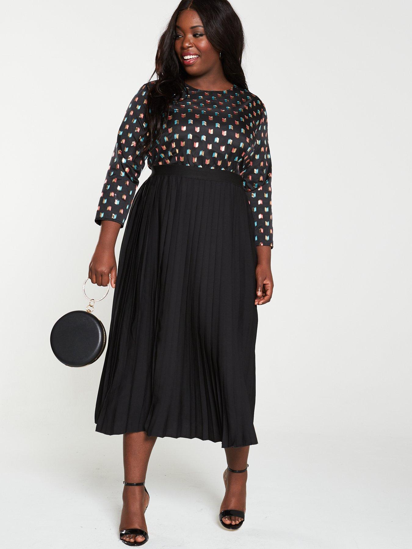 curve black dress