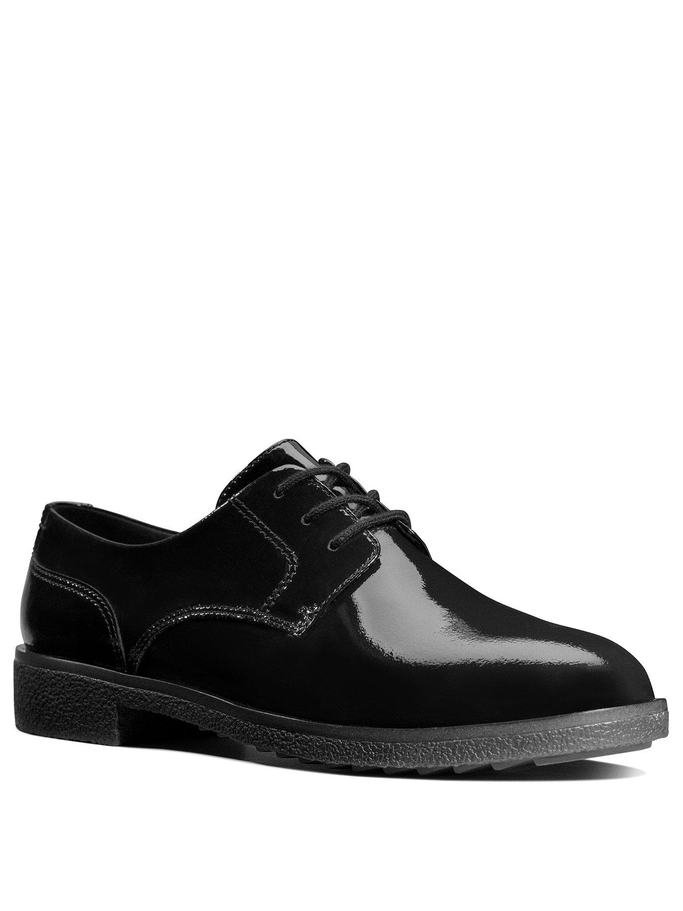 clarks wide fit brogues