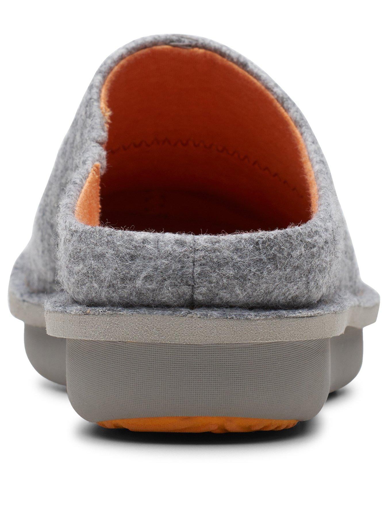 clarks step flow slippers