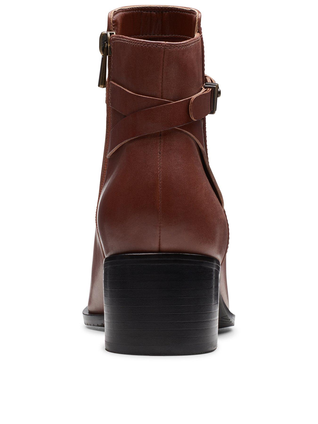 clarks poise freya boots