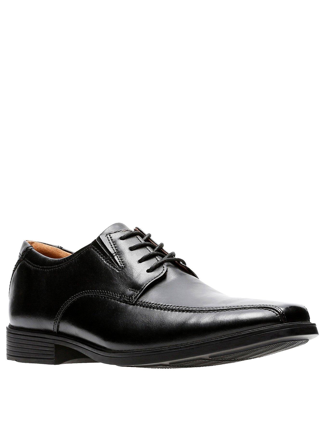 clarks leather walking shoes