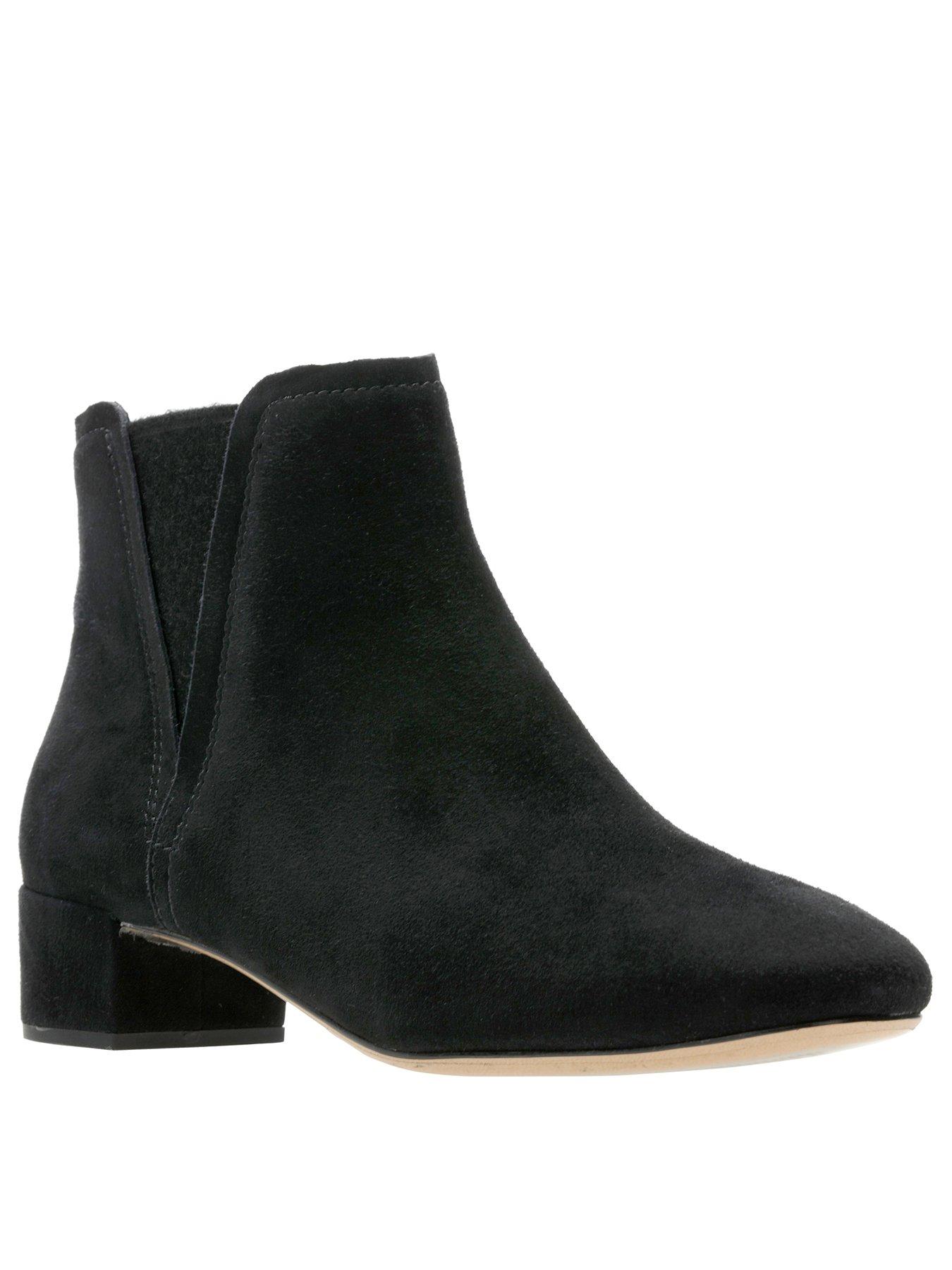 orabella ruby clarks