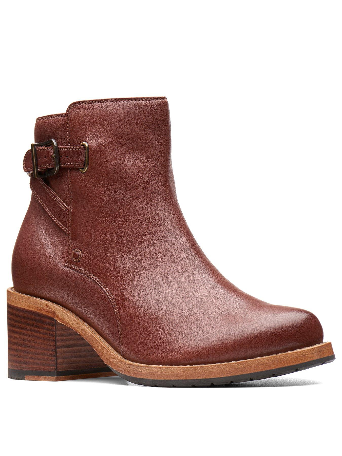 clarks tan ankle boots