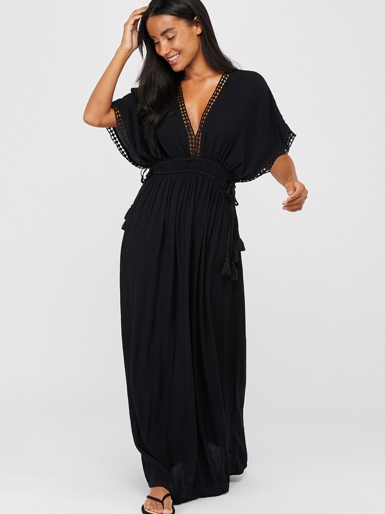 accessorize beach dress