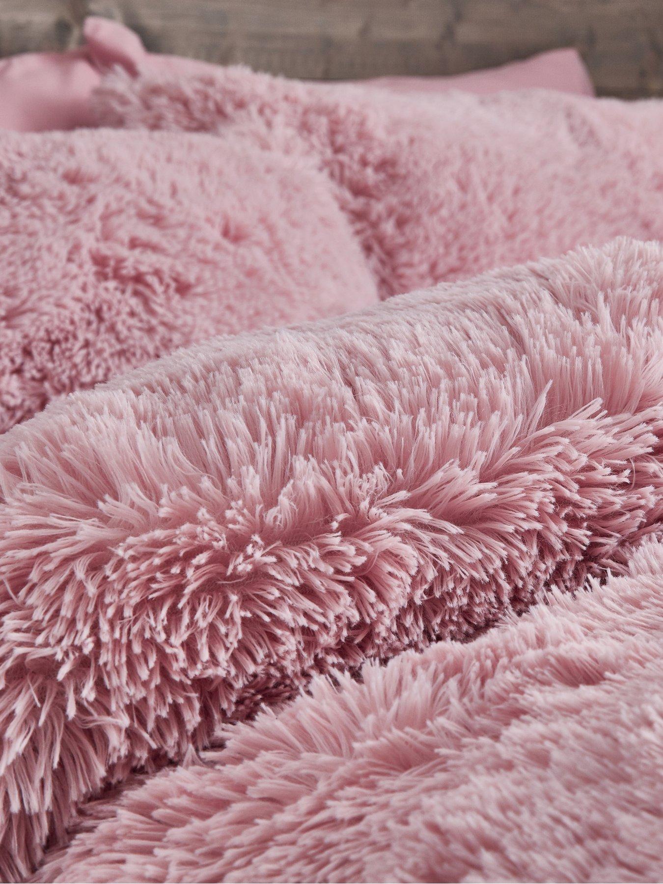  image of catherine-lansfield-cuddly-faux-fur-duvet-cover-set-pink