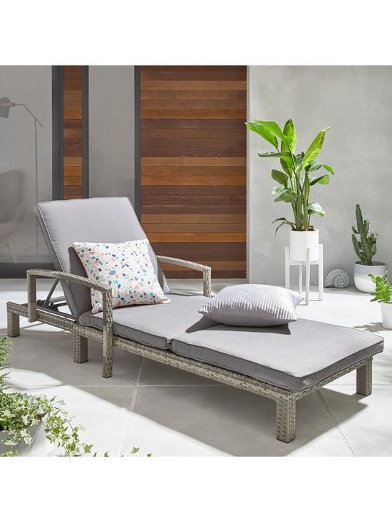 front image of everyday-hamilton-sunlounger