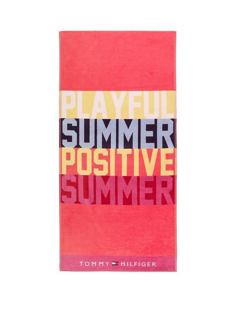 tommy-hilfiger-playful-beach-towel