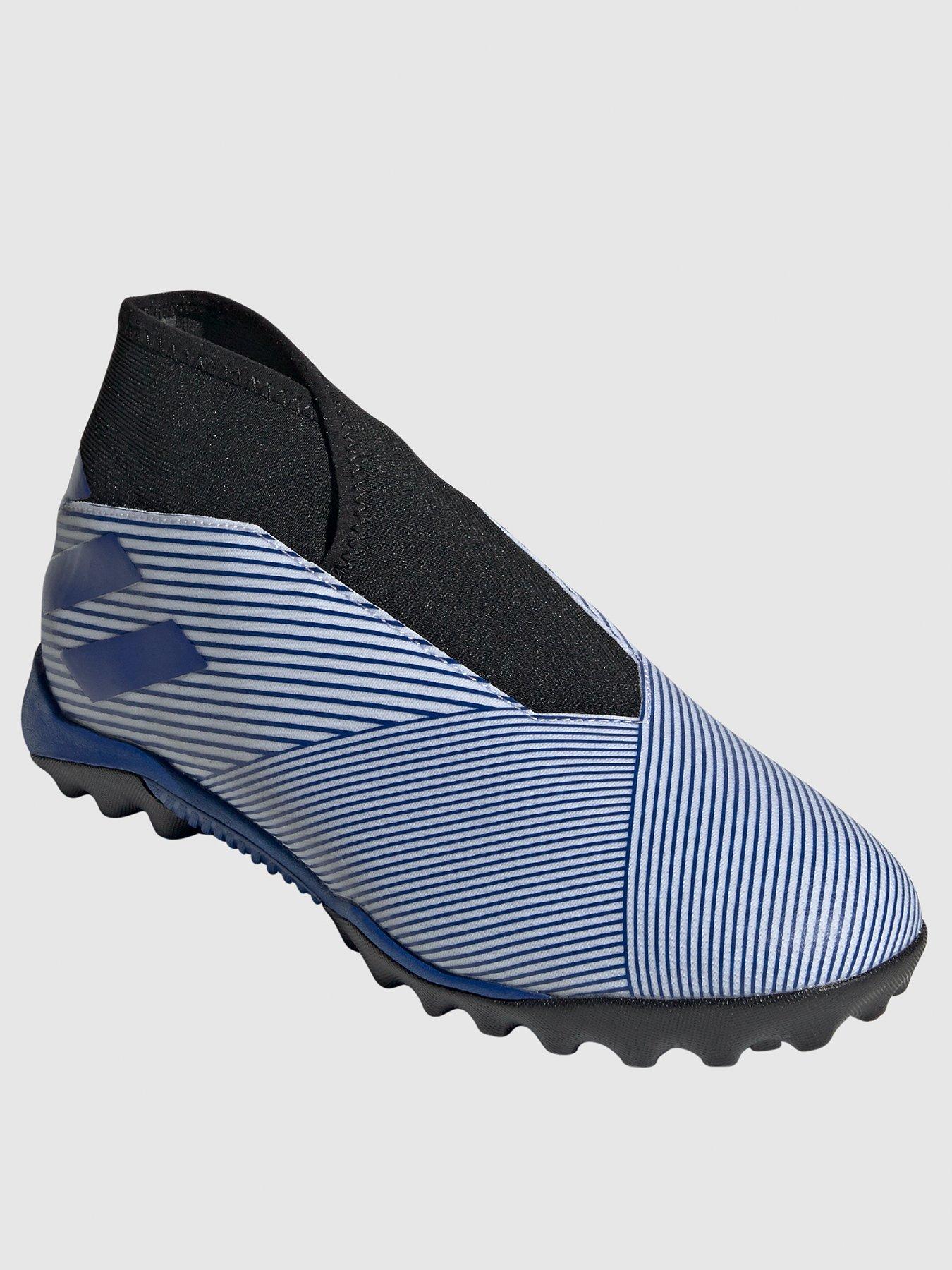 laceless sock football boots