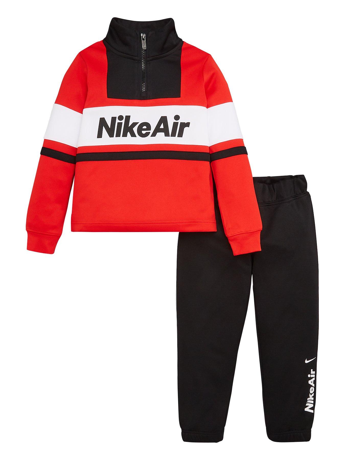 younger boys nike tracksuit