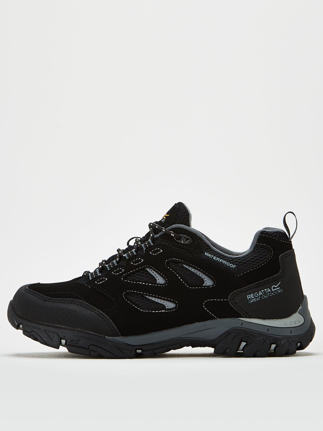  image of regatta-mens-holcombe-iep-low-walking-shoes-black