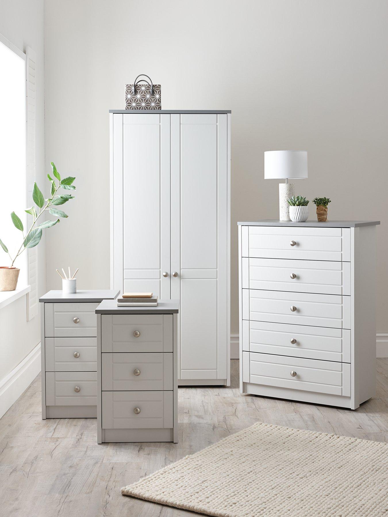 one-call-alderley-ready-assembled-4-piece-package-2-door-wardrobe-chest-of-5-drawers-and-2-bedside-chests