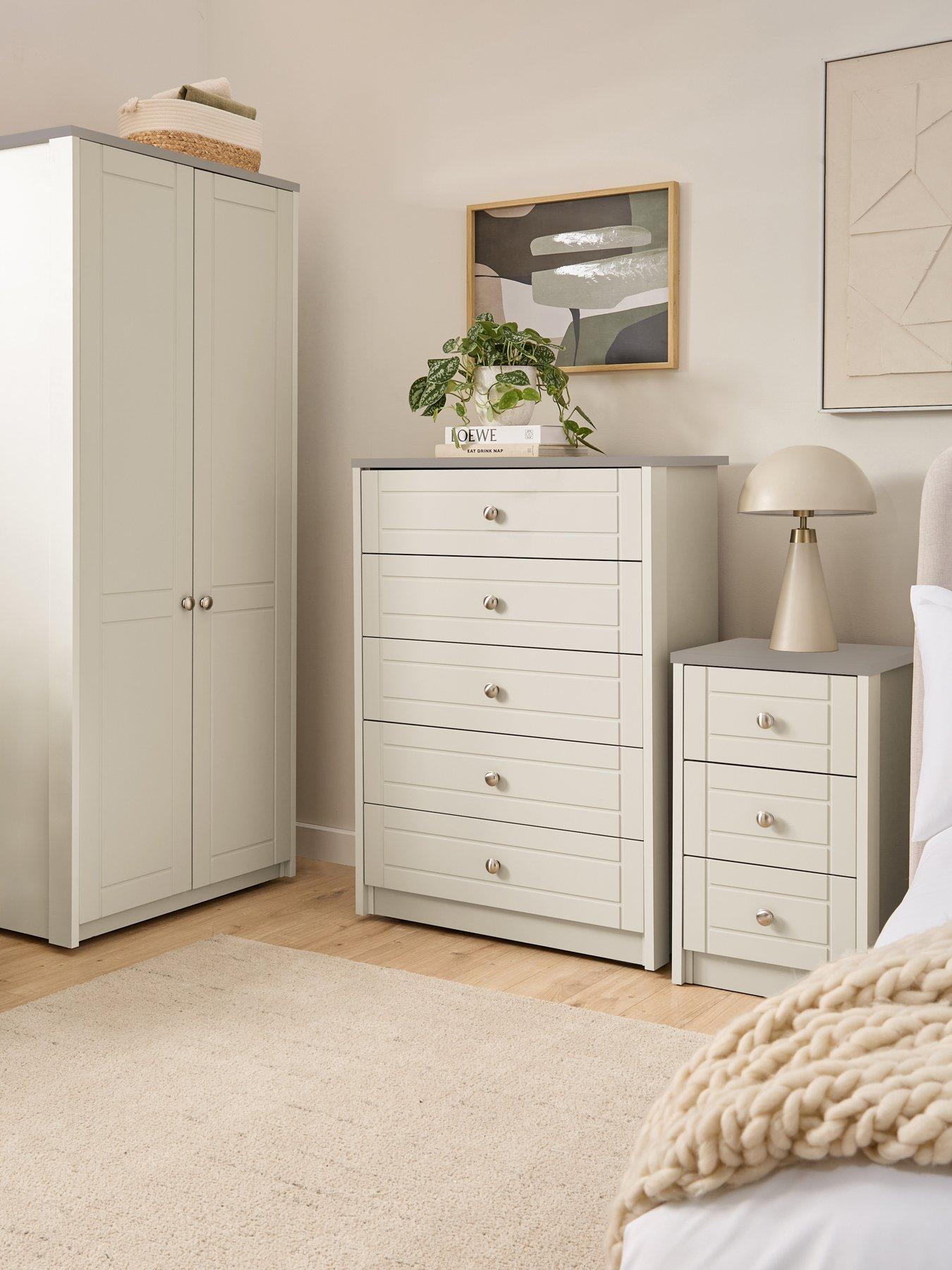 One Call Alderley Ready Assembled 4 Piece Package - 2 Door Wardrobe, Chest of 5 Drawers and 2 Bedside Chests