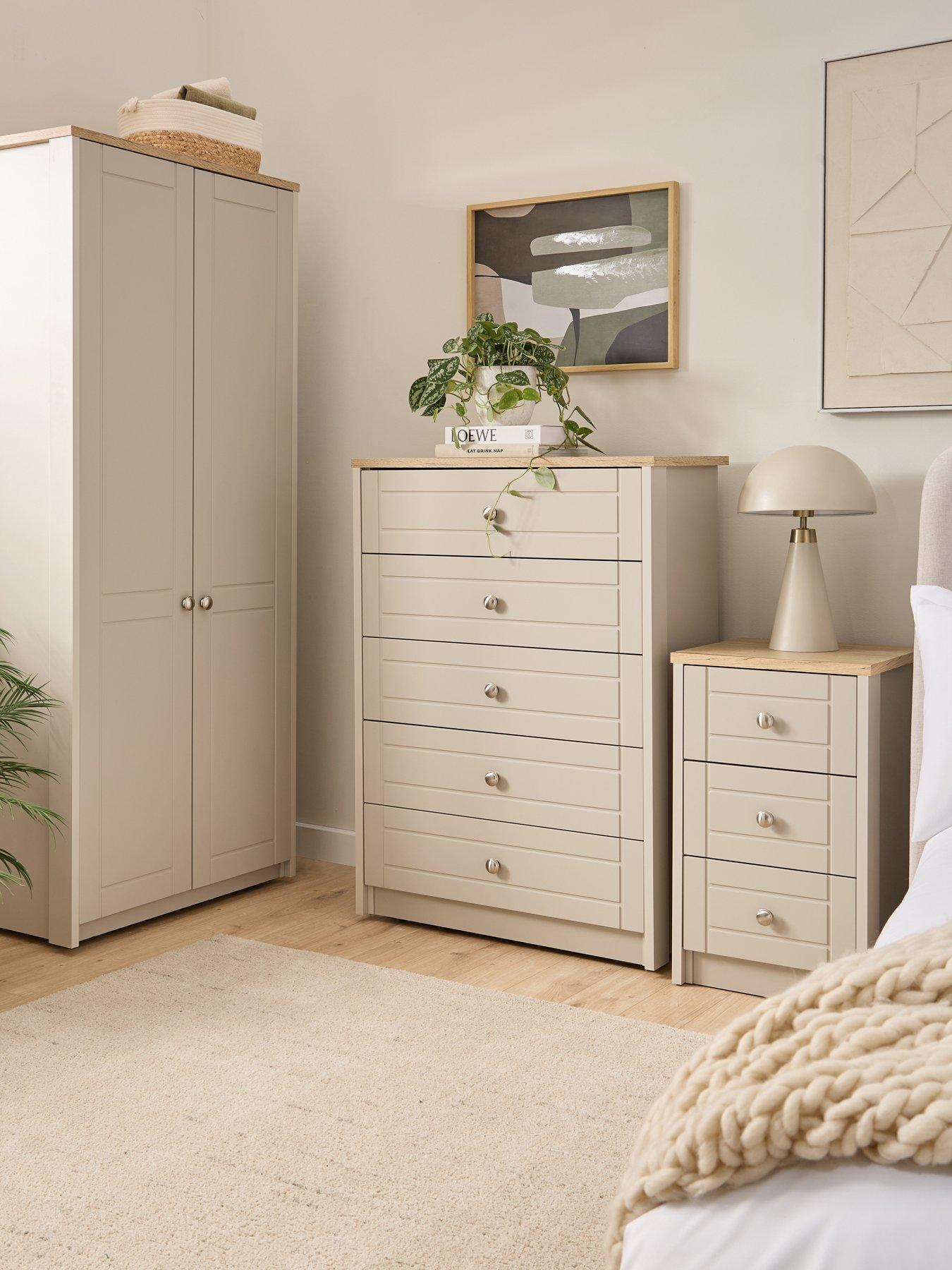 One Call Alderley Ready Assembled 4 Piece Package - 2 Door Wardrobe, Chest of 5 Drawers and 2 Bedside Chests