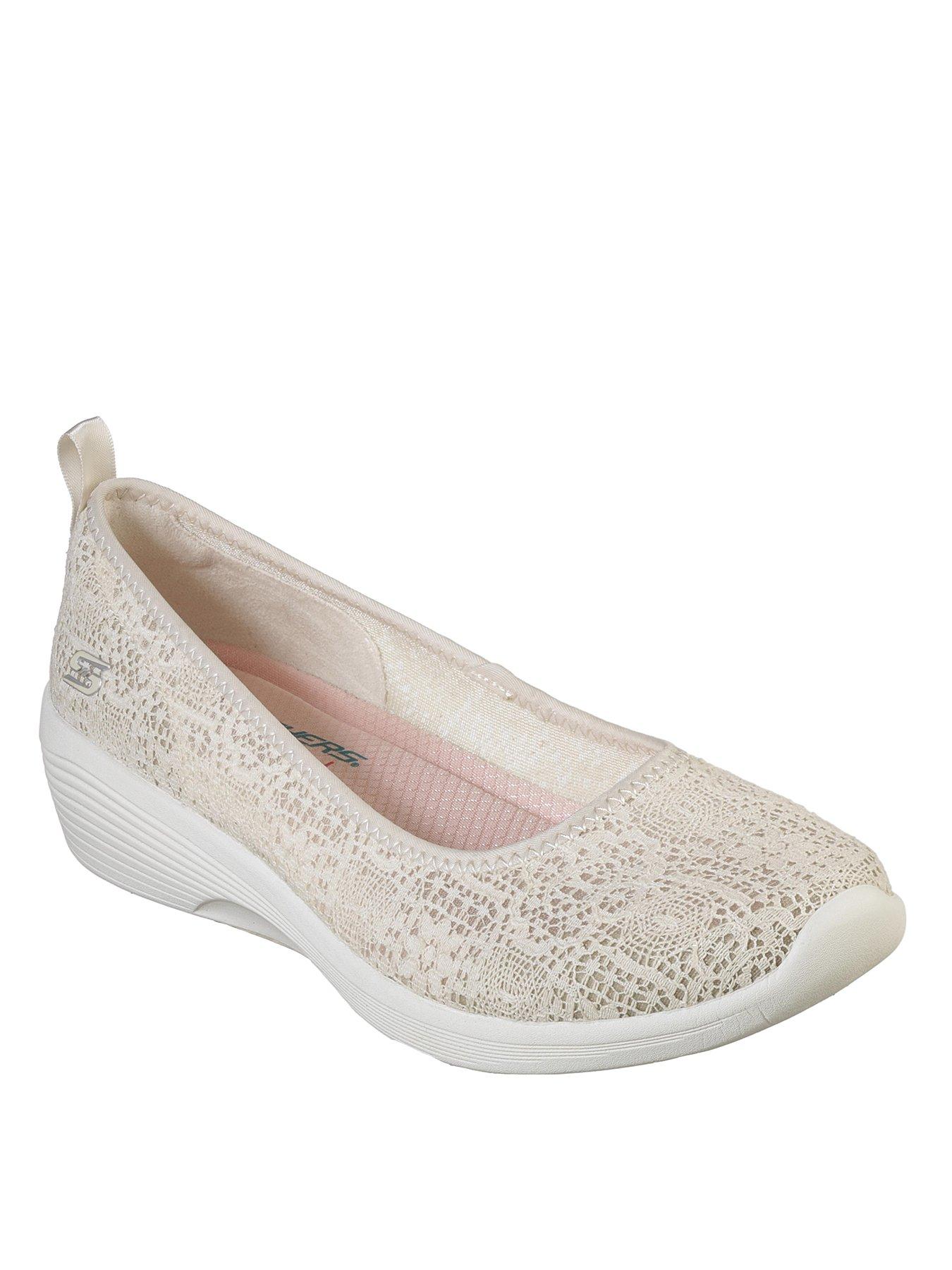 skechers pumps