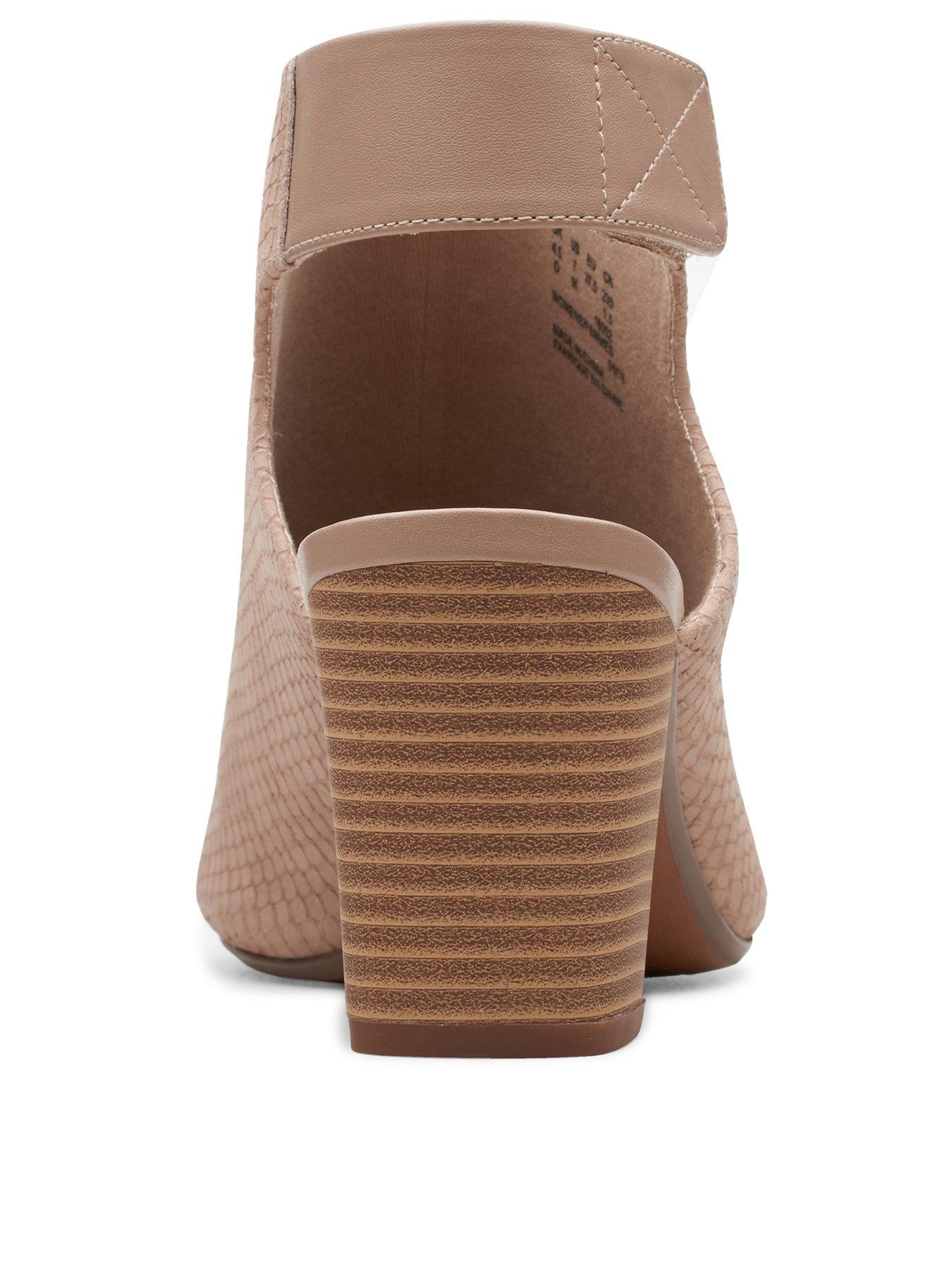 clarks deva bell sandal