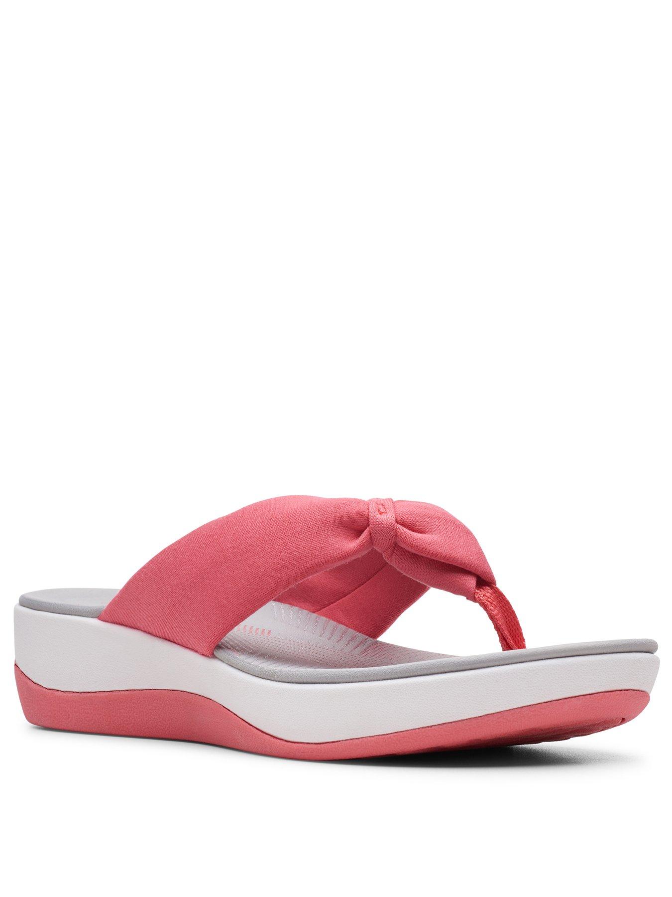 clarks flip flop sandals