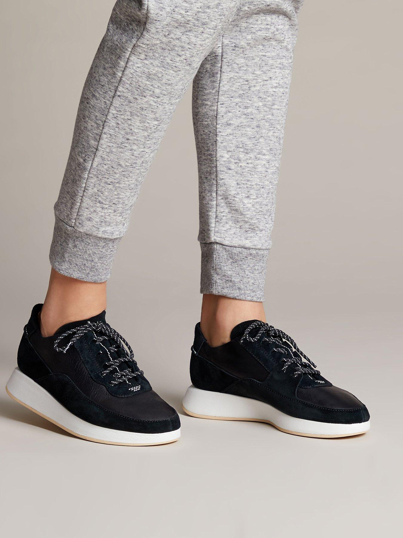 clarks originals black kiowa trainers