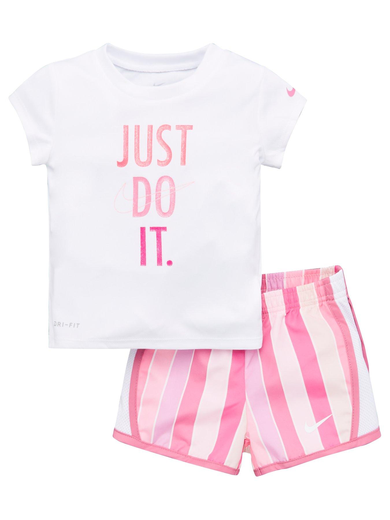 infant nike shorts and shirt