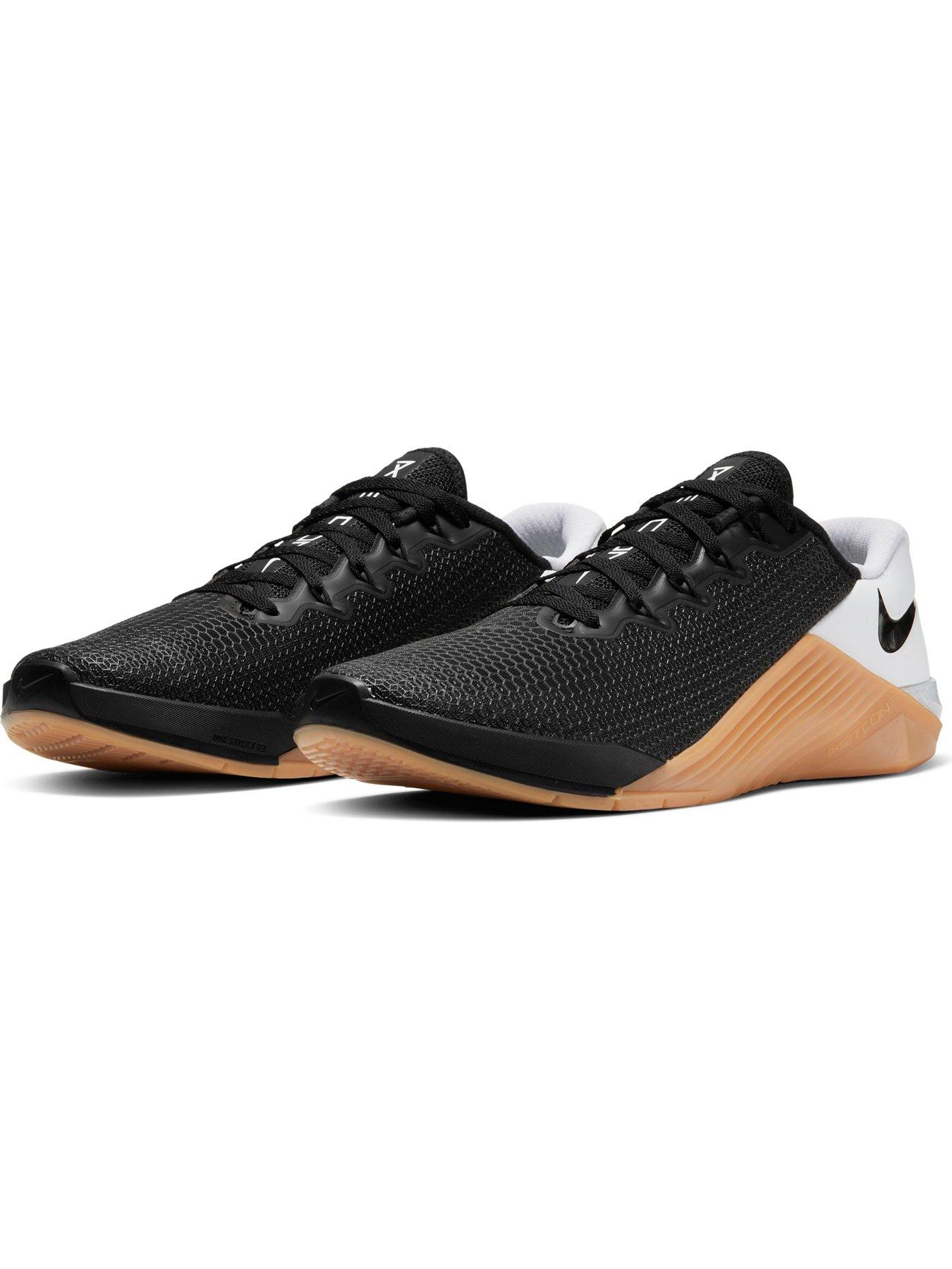 nike metcon 5 black white gum