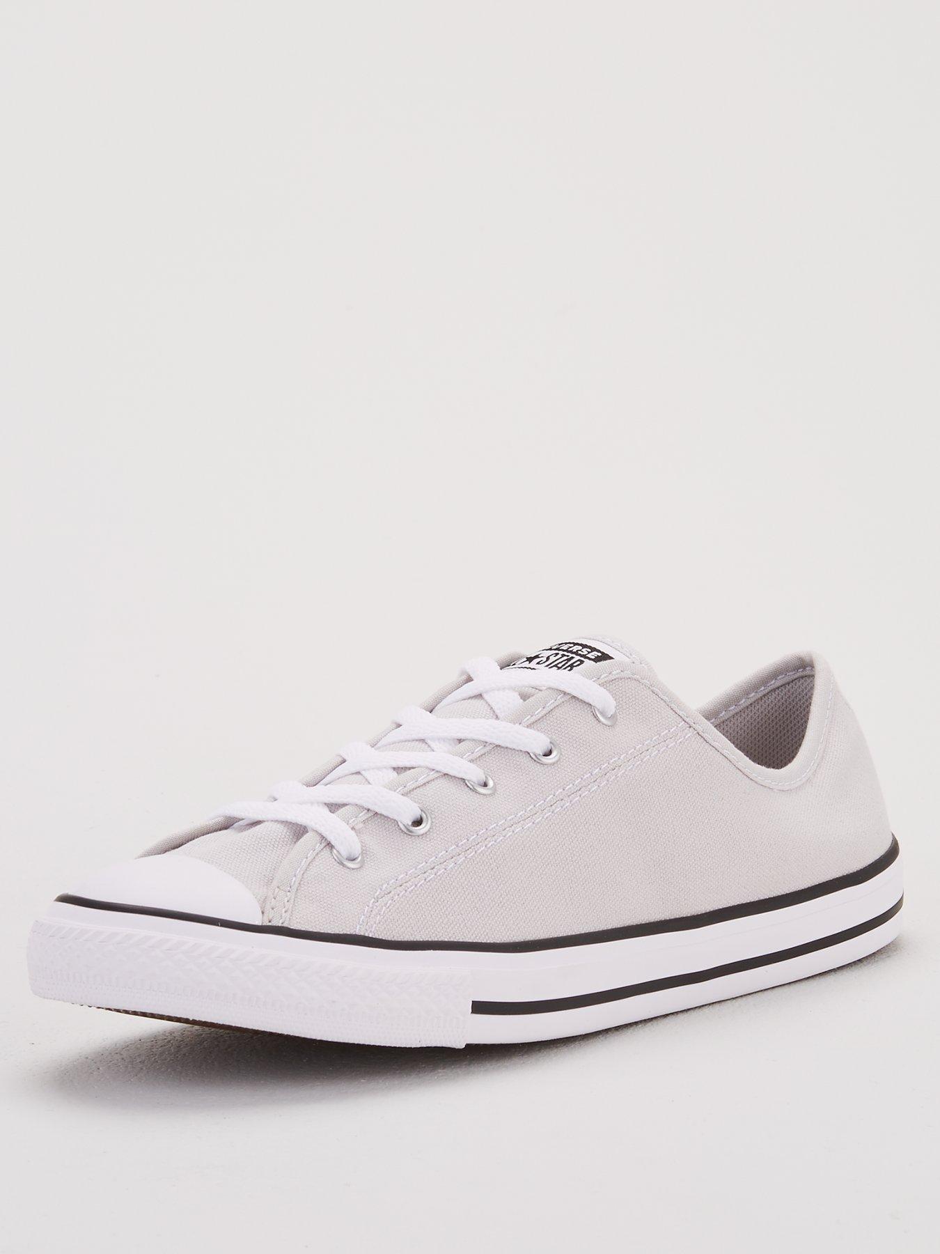 chuck taylor dainty sizing