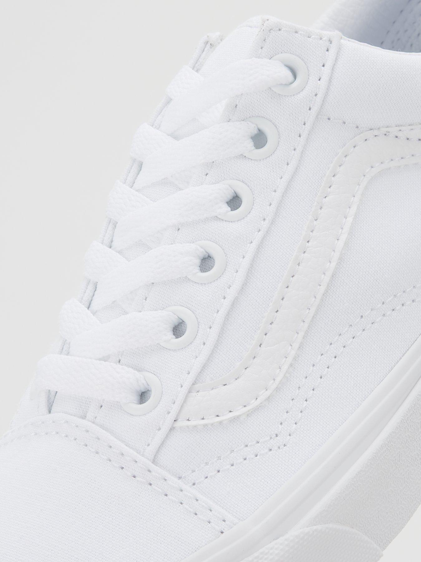 Image 6 of 7 of Vans Unisex Old Skool Trainers - White