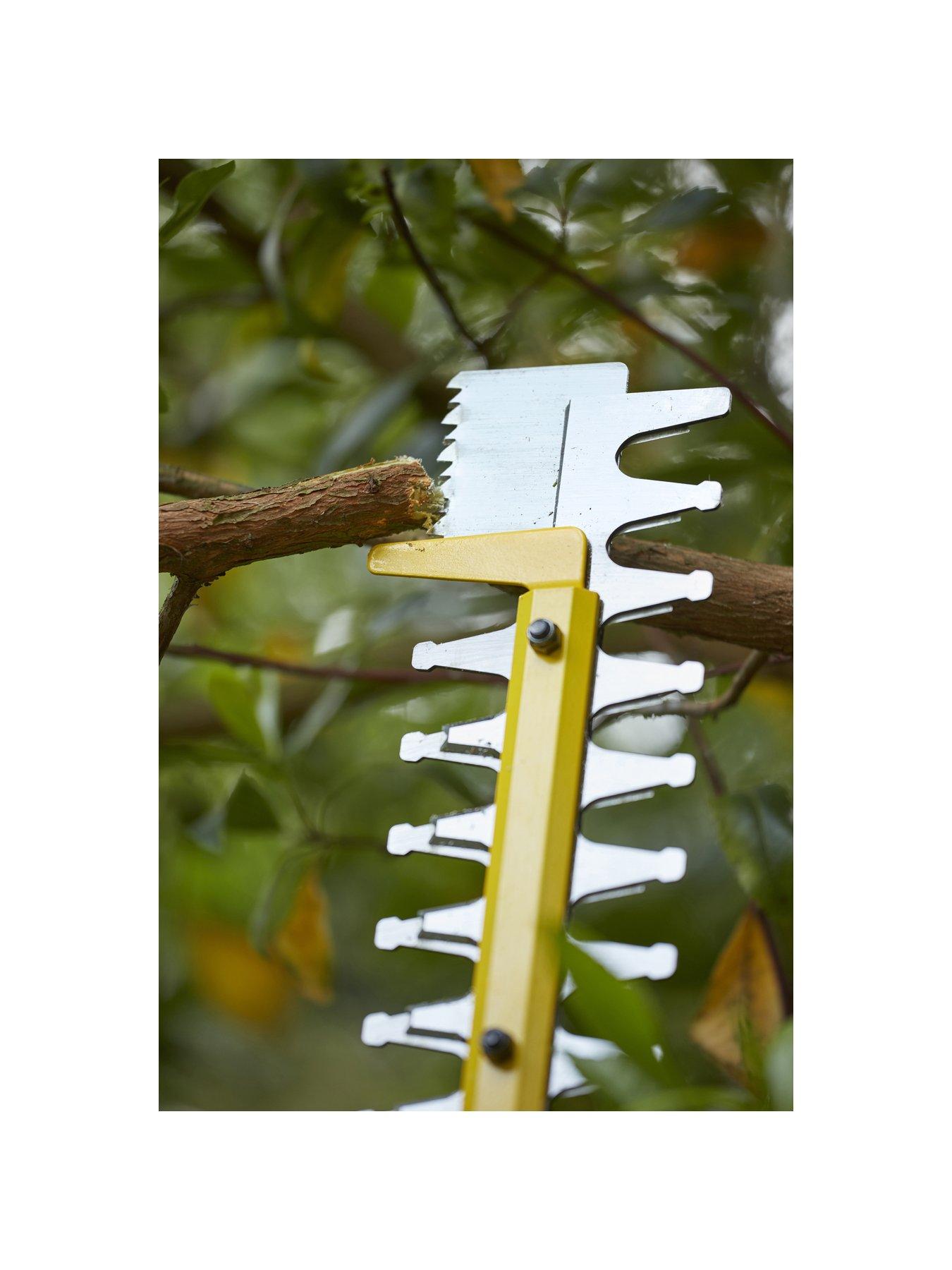 Image 4 of 5 of Stanley FatMax SFMCHT885M1-GB V20 18V Lithium Ion Cordless Hedge Trimmer 4.0AH Battery