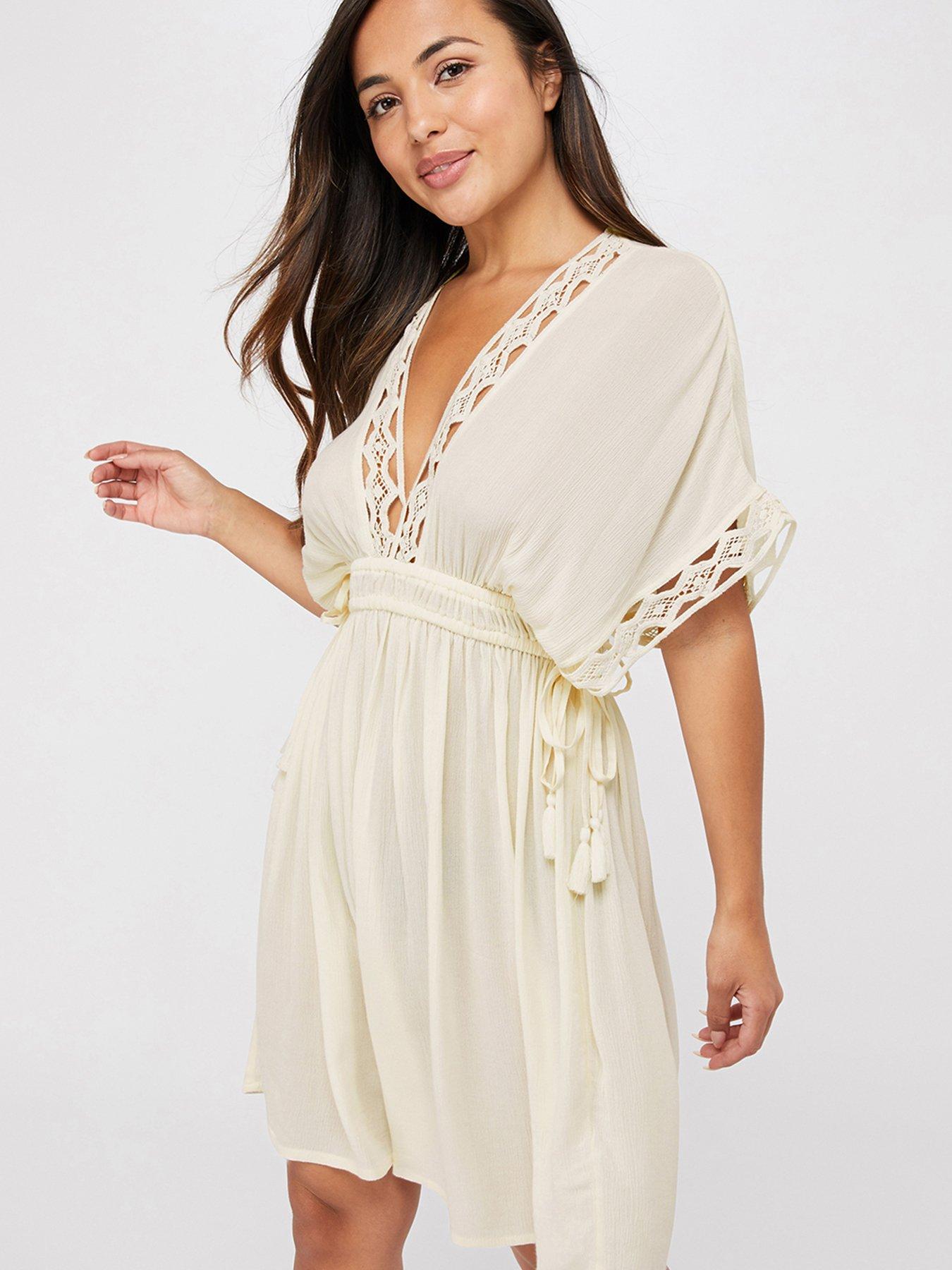 accessorize beach dress