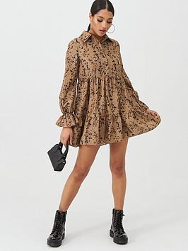 In The Style In The Style X Billie Faiers Floral Print Smock Dress - Stone