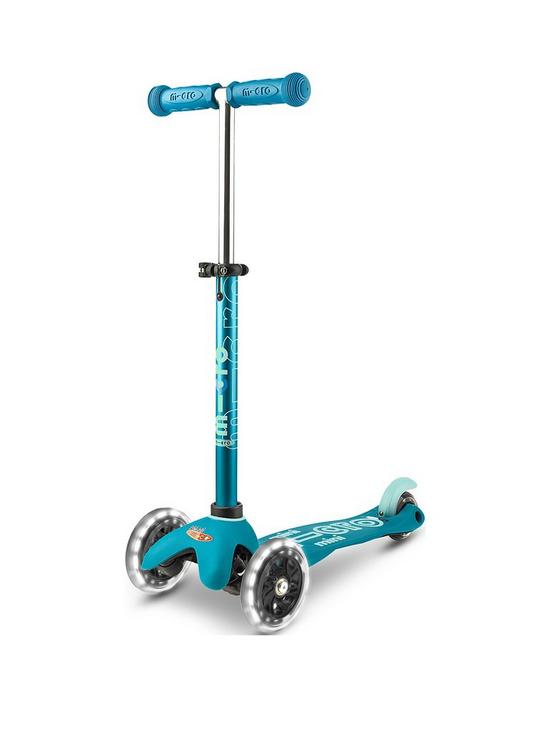 front image of micro-scooter-mini-deluxe-scooter-led-aqua