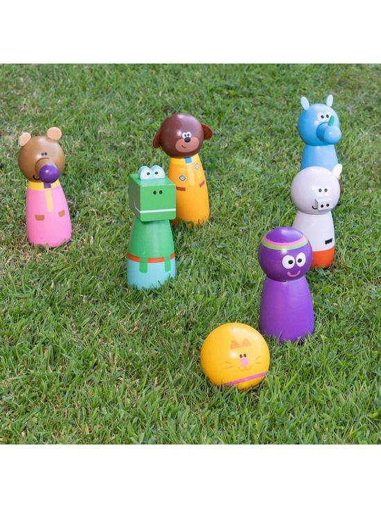 front image of hey-duggee-wooden-character-skittles