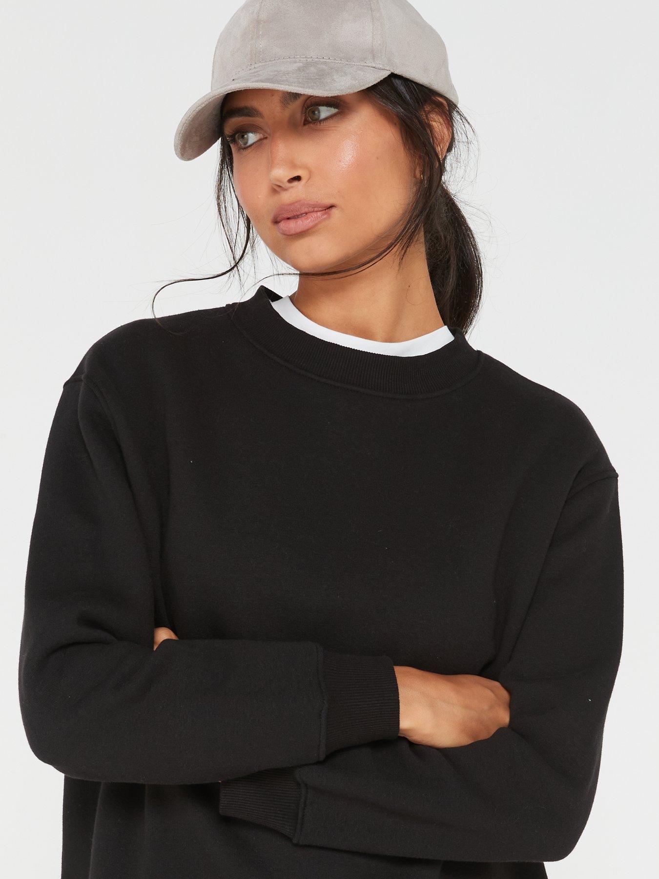 image of everyday-the-essential-crew-neck-sweat-black