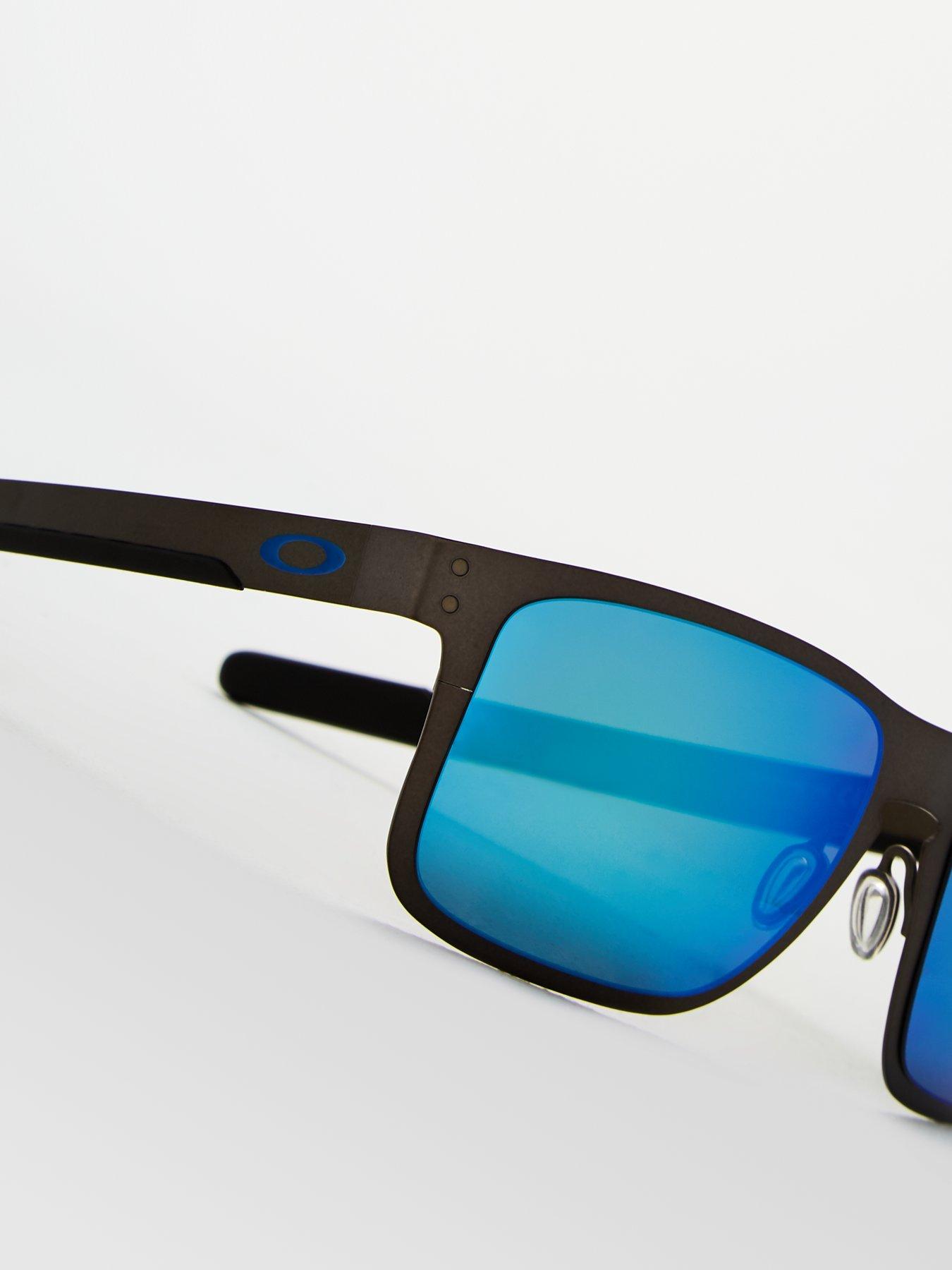 back image of oakley-holbrook-polarized-rectangle-sunglasses-grey