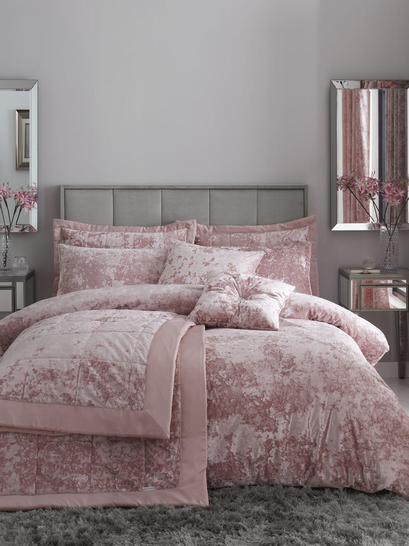 Catherine Lansfield Crushed Velvet Bedspread Throw - Pink