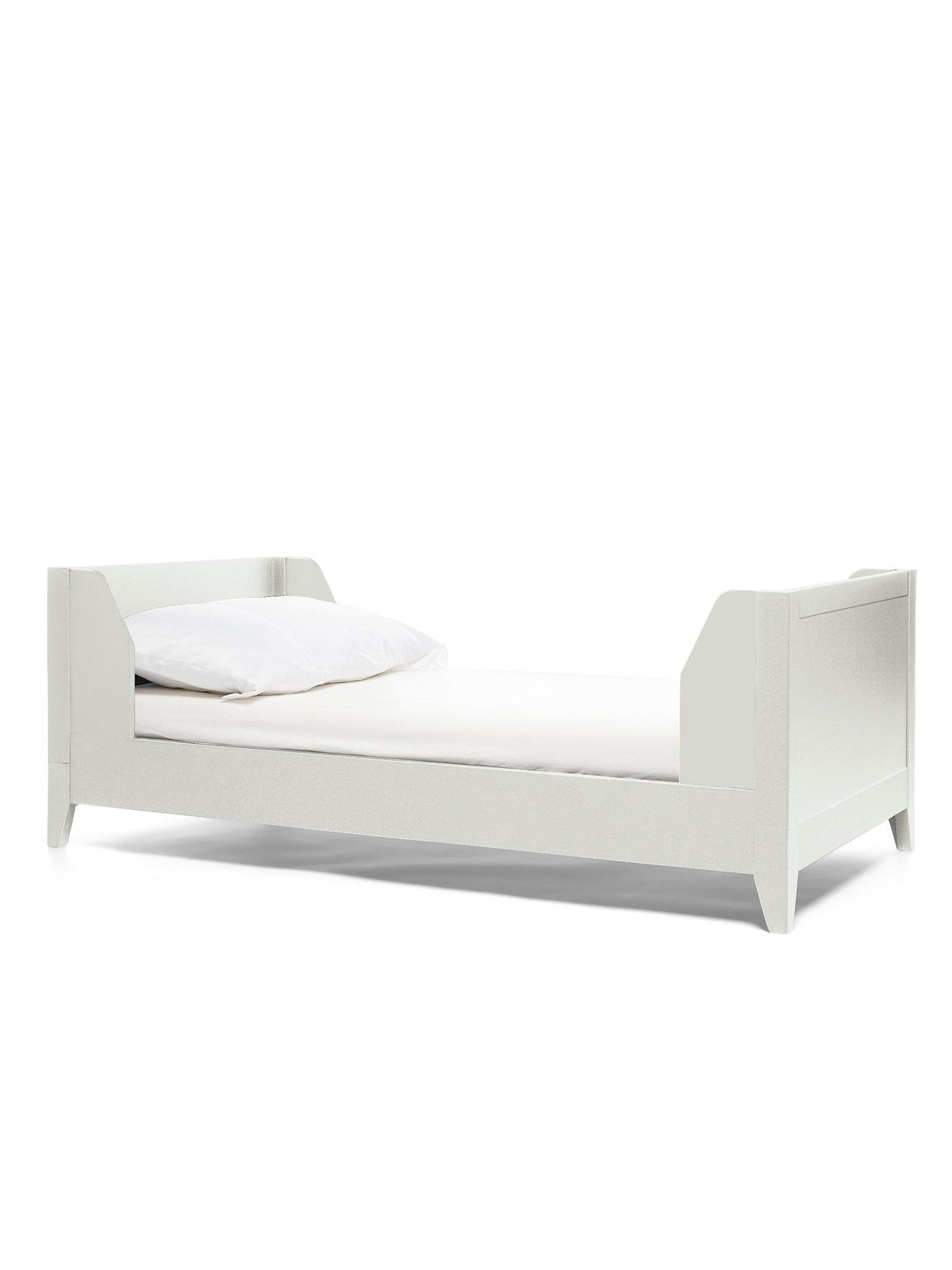 mamas and papas white cot bed