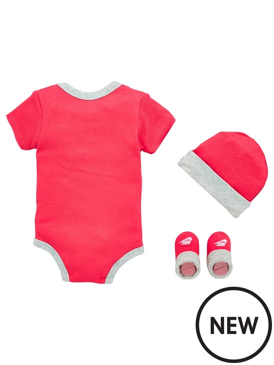 back image of nike-younger-babynbspfutura-logo-hatbodysuitbootie-3-piece-pink