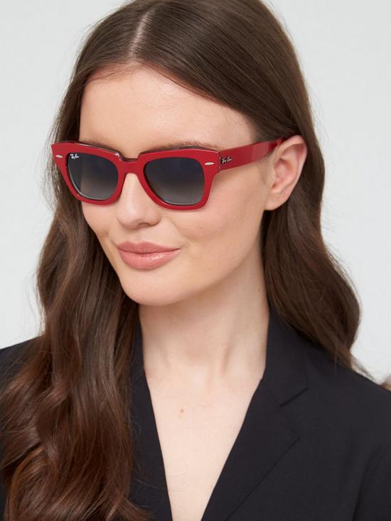 front image of ray-ban-wayfarer-sunglasses-red