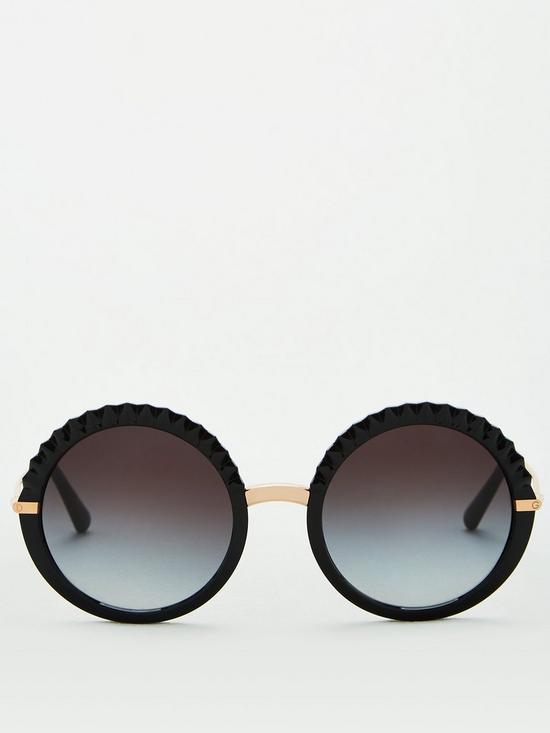 outfit image of dolce-gabbana-round-sunglasses
