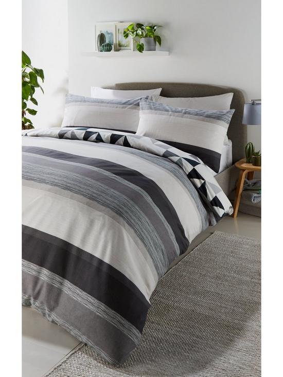 outfit image of fusion-hendra-duvet-cover-set