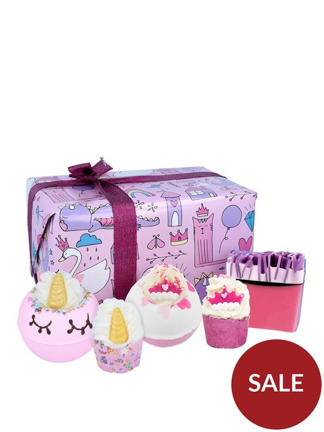 bomb-cosmetics-unicorn-princess-bath-bomb-gift-set