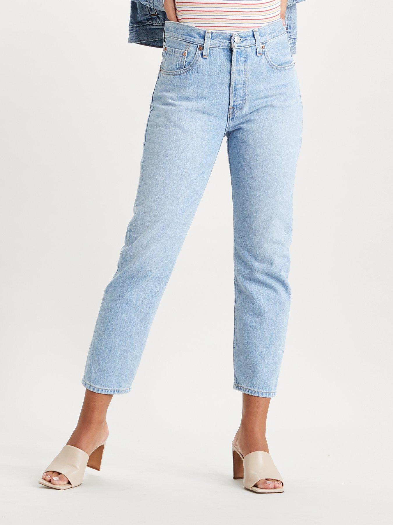 Levi's 501 crop hotsell jeans in light wash