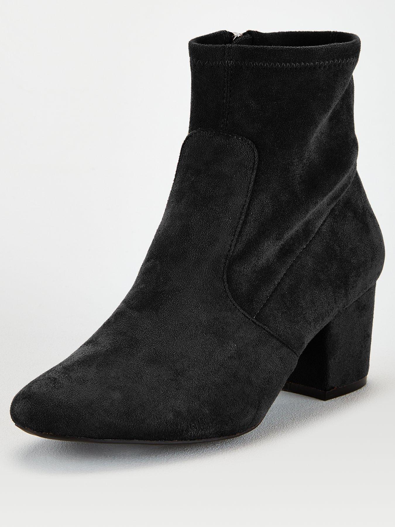 2.5 inch heel boots